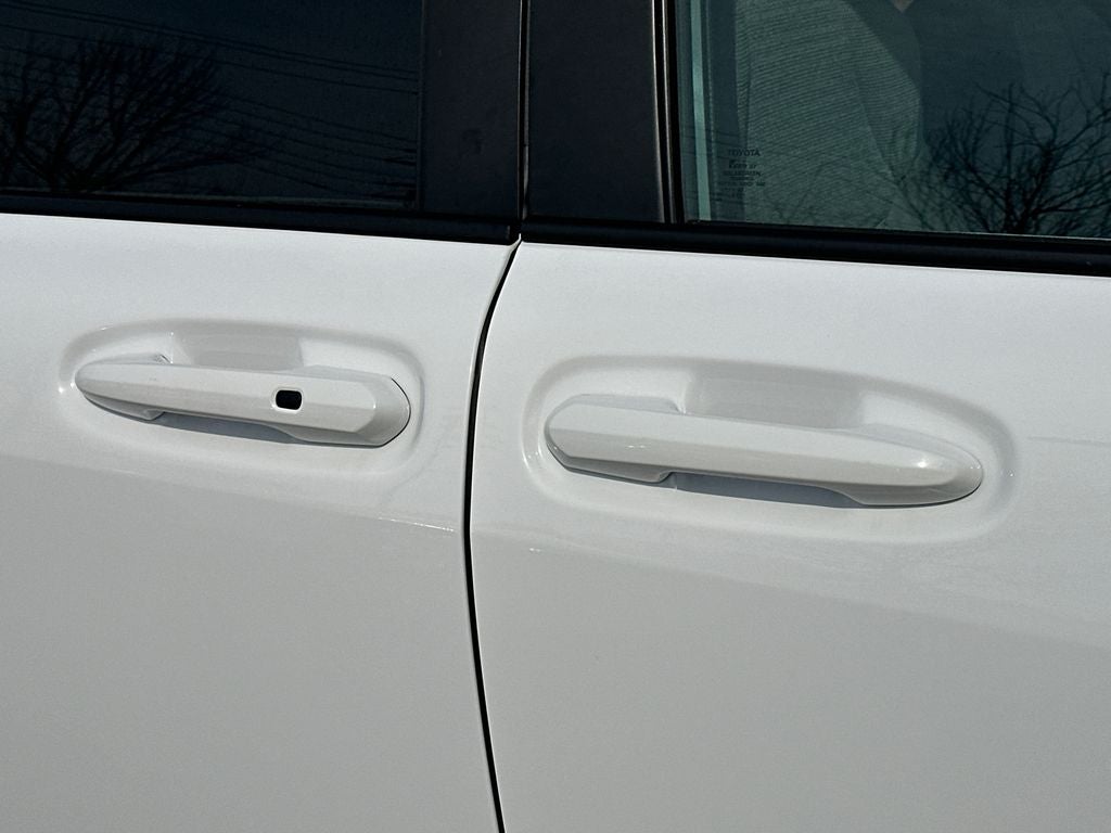 2025 Toyota Sienna LE 8 Passenger