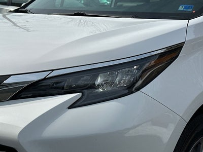 2025 Toyota Sienna LE 8 Passenger