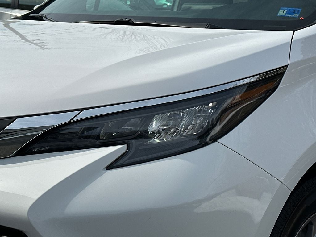 2025 Toyota Sienna LE 8 Passenger