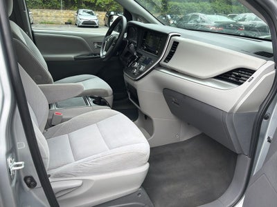 2020 Toyota Sienna LE 8 Passenger