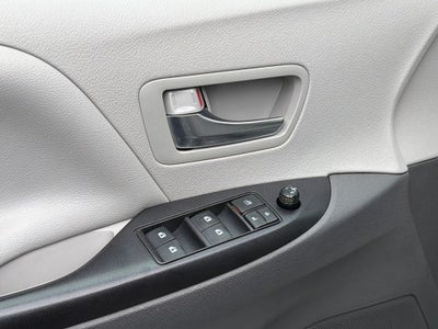 2020 Toyota Sienna LE 8 Passenger