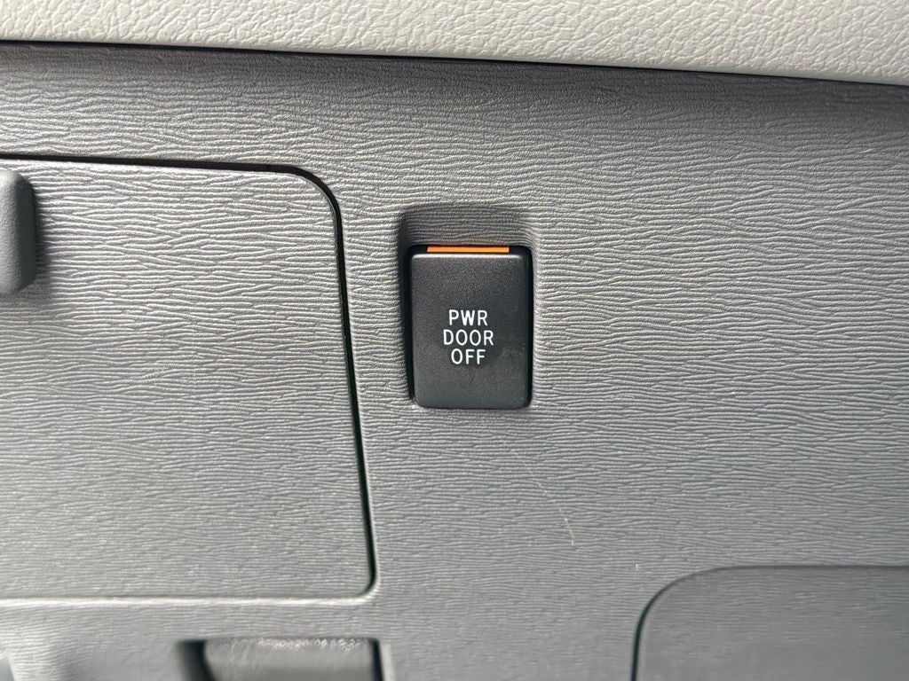 2020 Toyota Sienna LE 8 Passenger