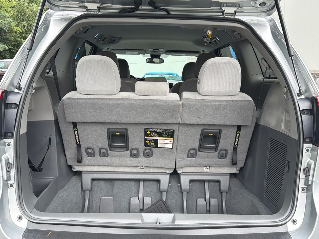2020 Toyota Sienna LE 8 Passenger