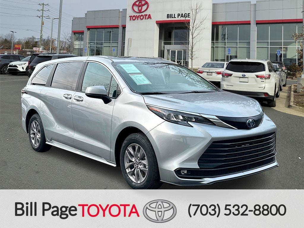 2025 Toyota Sienna XLE 8 Passenger