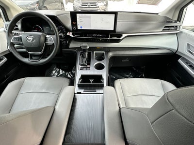 2025 Toyota Sienna XLE 8 Passenger