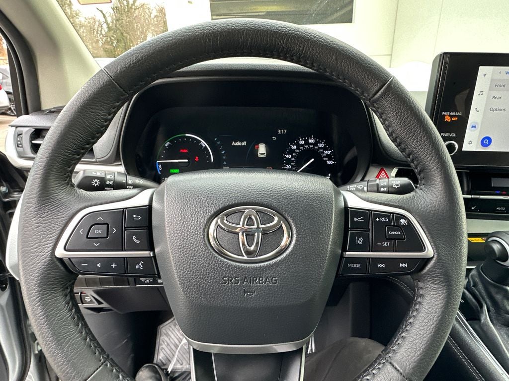 2025 Toyota Sienna XLE 8 Passenger