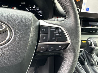 2025 Toyota Sienna XLE 8 Passenger