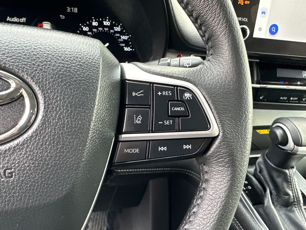 2025 Toyota Sienna XLE 8 Passenger