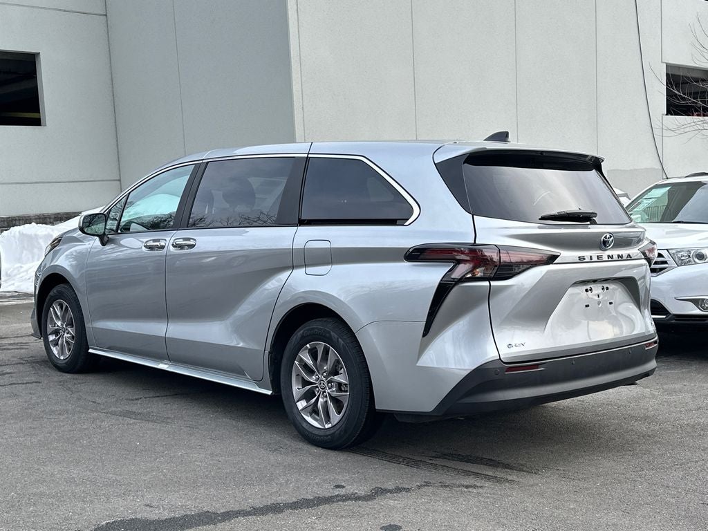 2025 Toyota Sienna XLE 8 Passenger