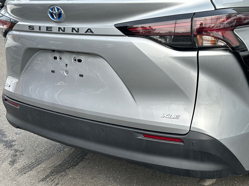 2025 Toyota Sienna XLE 8 Passenger