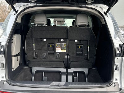 2025 Toyota Sienna XLE 8 Passenger