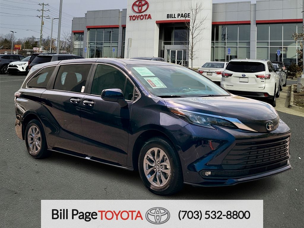 2025 Toyota Sienna XLE 8 Passenger