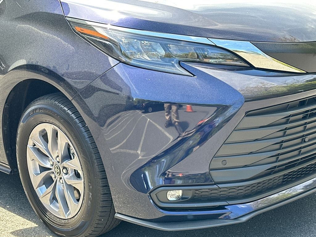 2025 Toyota Sienna XLE 8 Passenger