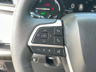 2025 Toyota Sienna XLE 8 Passenger