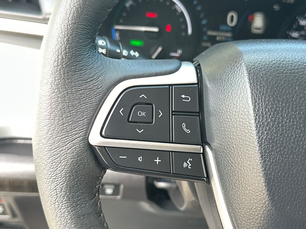 2025 Toyota Sienna XLE 8 Passenger