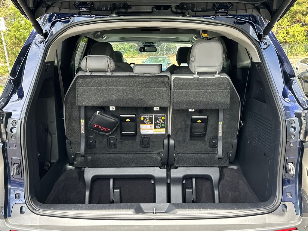 2025 Toyota Sienna XLE 8 Passenger