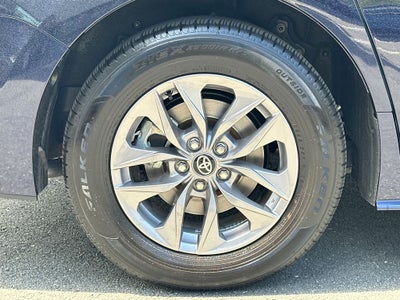2025 Toyota Sienna XLE 8 Passenger