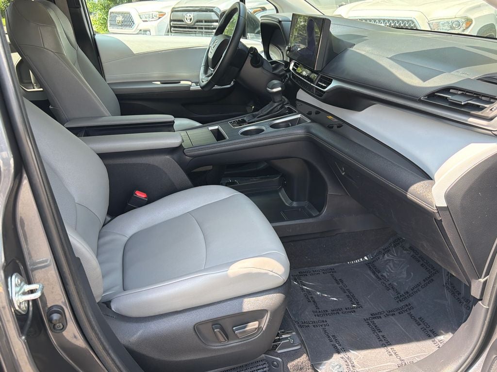 2025 Toyota Sienna XLE 7 Passenger