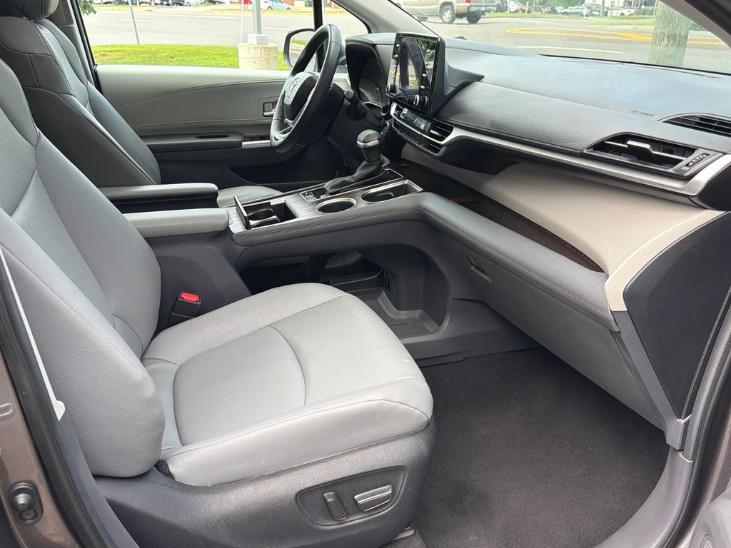 2023 Toyota Sienna XLE 7 Passenger