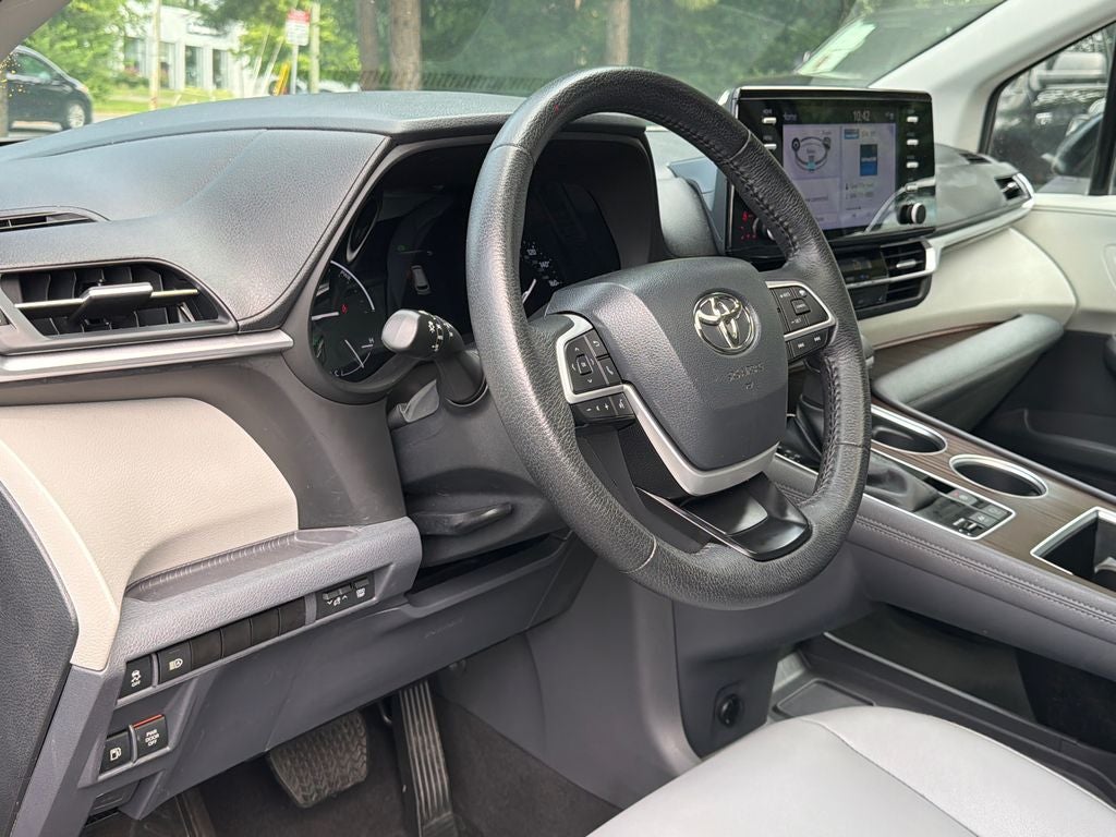 2023 Toyota Sienna XLE 7 Passenger
