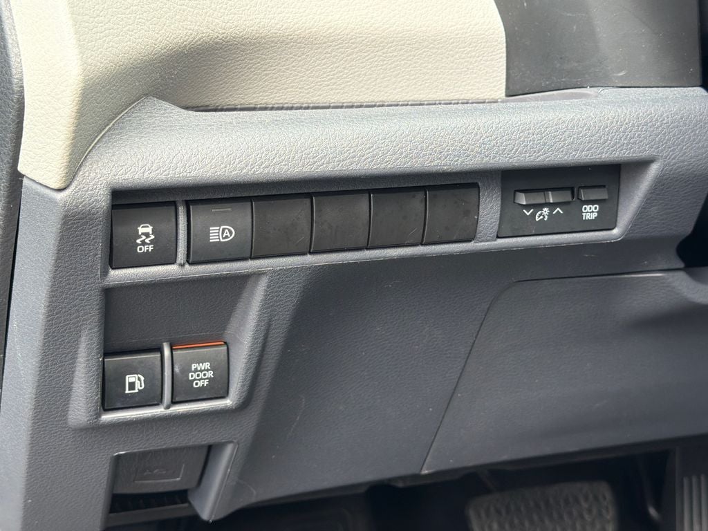 2023 Toyota Sienna XLE 7 Passenger