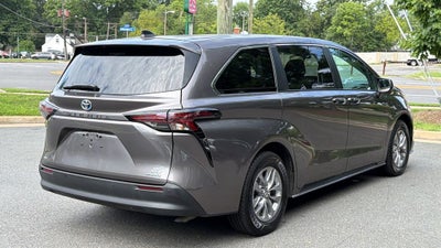 2023 Toyota Sienna XLE 7 Passenger
