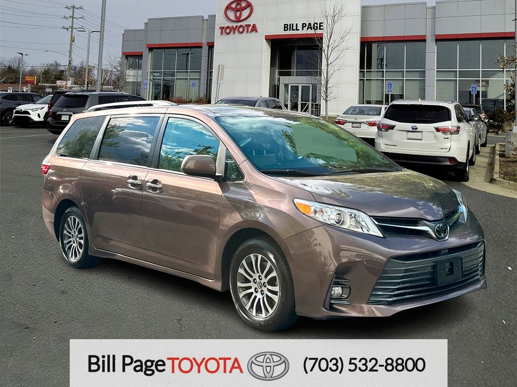 2018 Toyota Sienna XLE Premium 8 Passenger