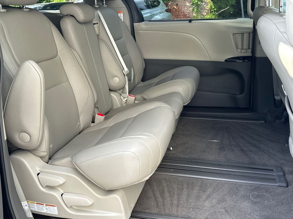 2018 Toyota Sienna XLE Premium 8 Passenger
