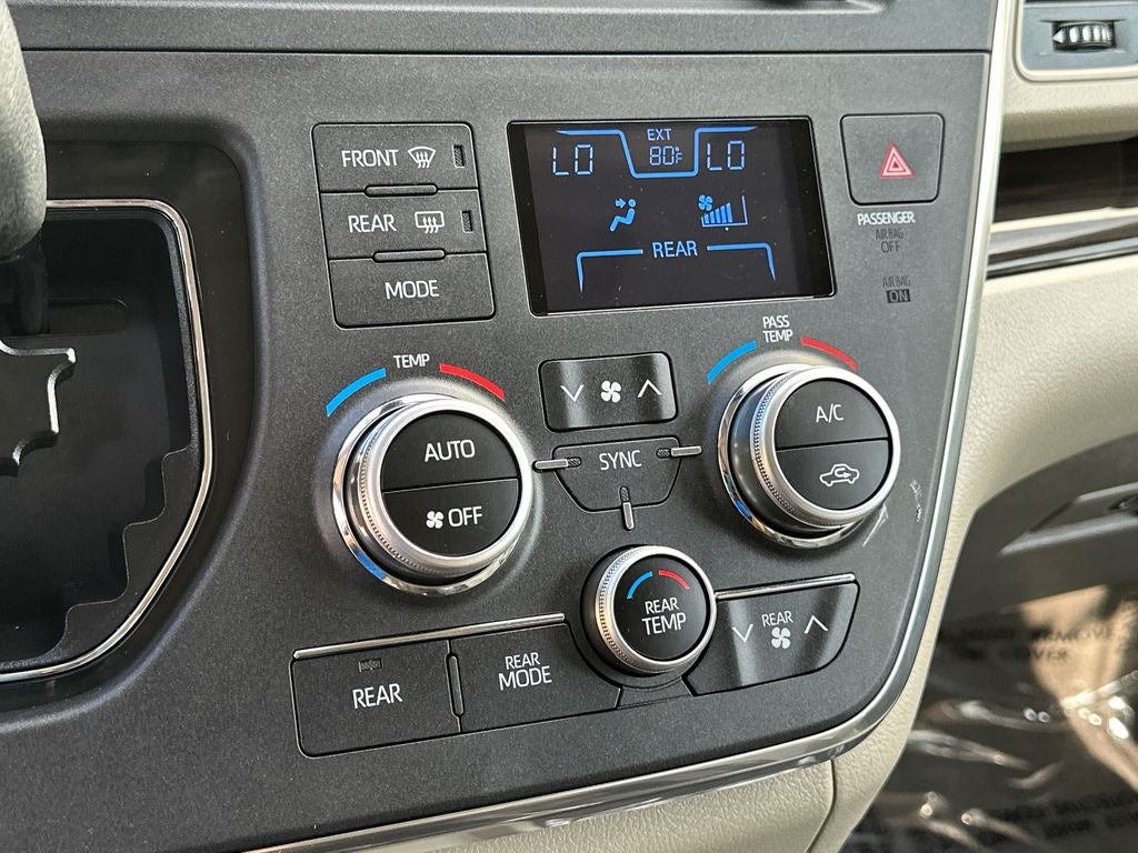 2018 Toyota Sienna XLE Premium 8 Passenger
