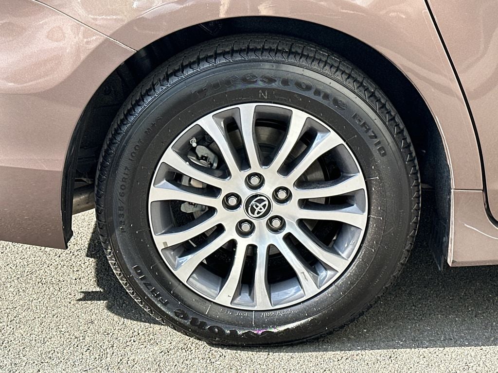2018 Toyota Sienna XLE Premium 8 Passenger