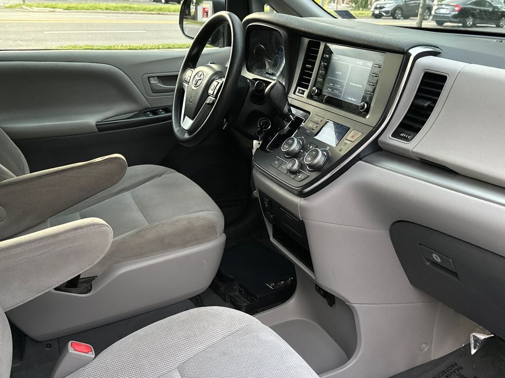 2019 Toyota Sienna L 7 Passenger