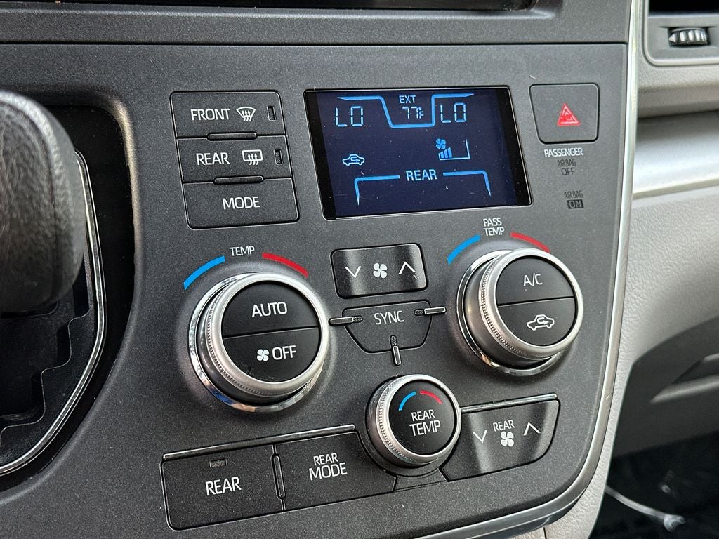 2019 Toyota Sienna L 7 Passenger