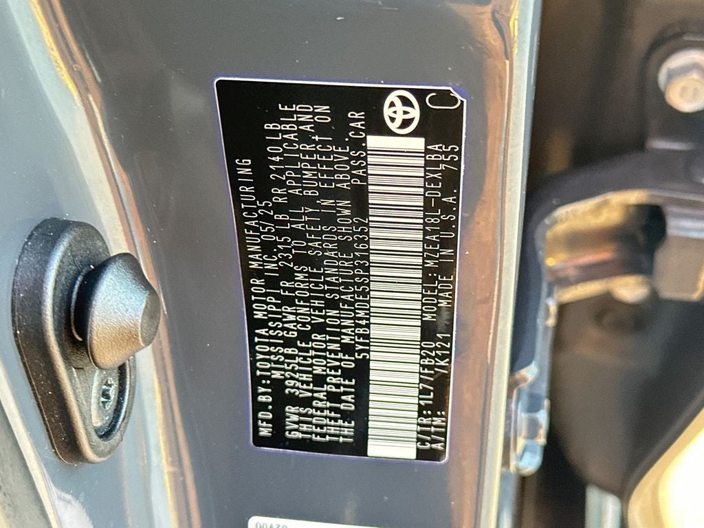 2025 Toyota Corolla LE