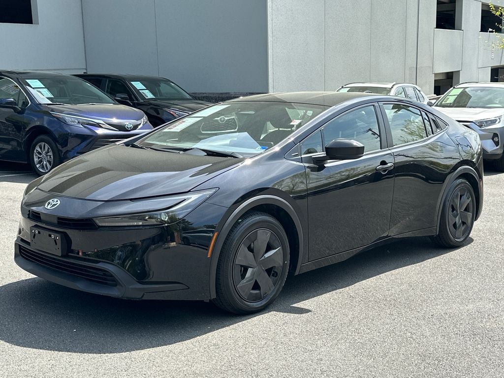 2025 Toyota Prius LE