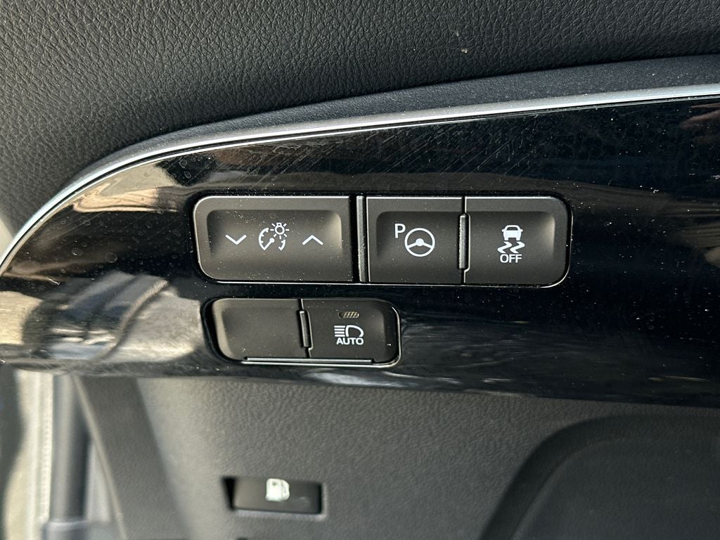 2022 Toyota Prius LE