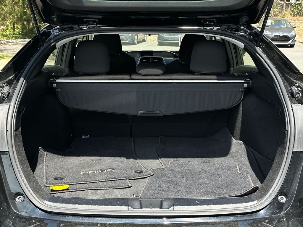 2022 Toyota Prius LE