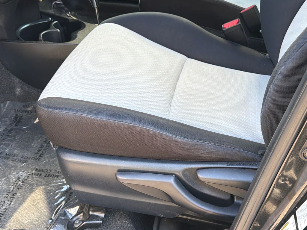 2012 Toyota Yaris LE