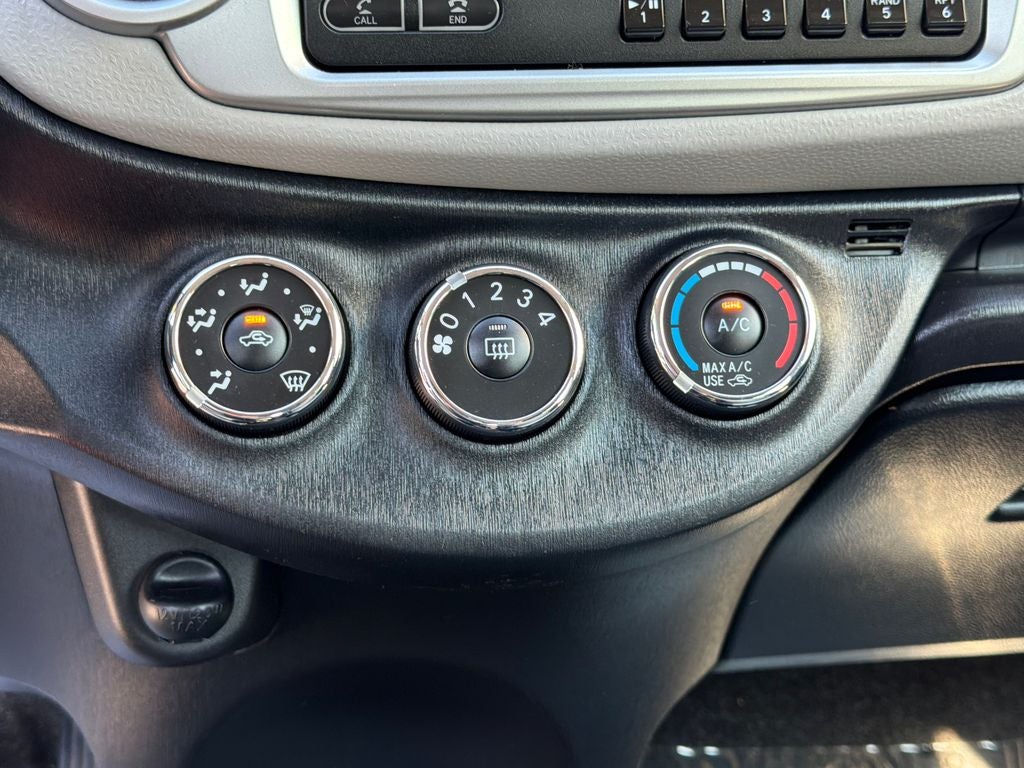 2012 Toyota Yaris LE