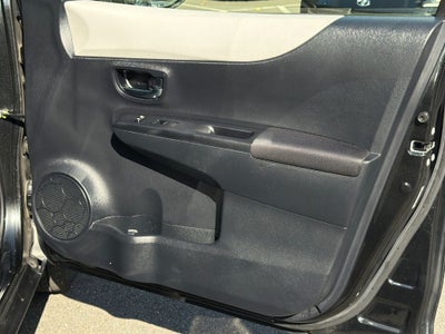 2012 Toyota Yaris LE