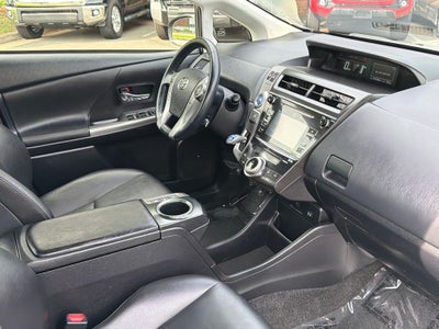 2015 Toyota Prius v Five