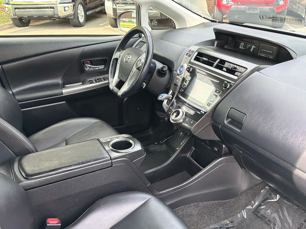 2015 Toyota Prius v Five