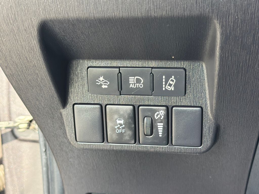 2015 Toyota Prius v Five