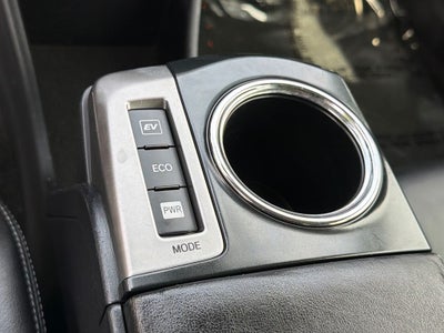 2015 Toyota Prius v Five