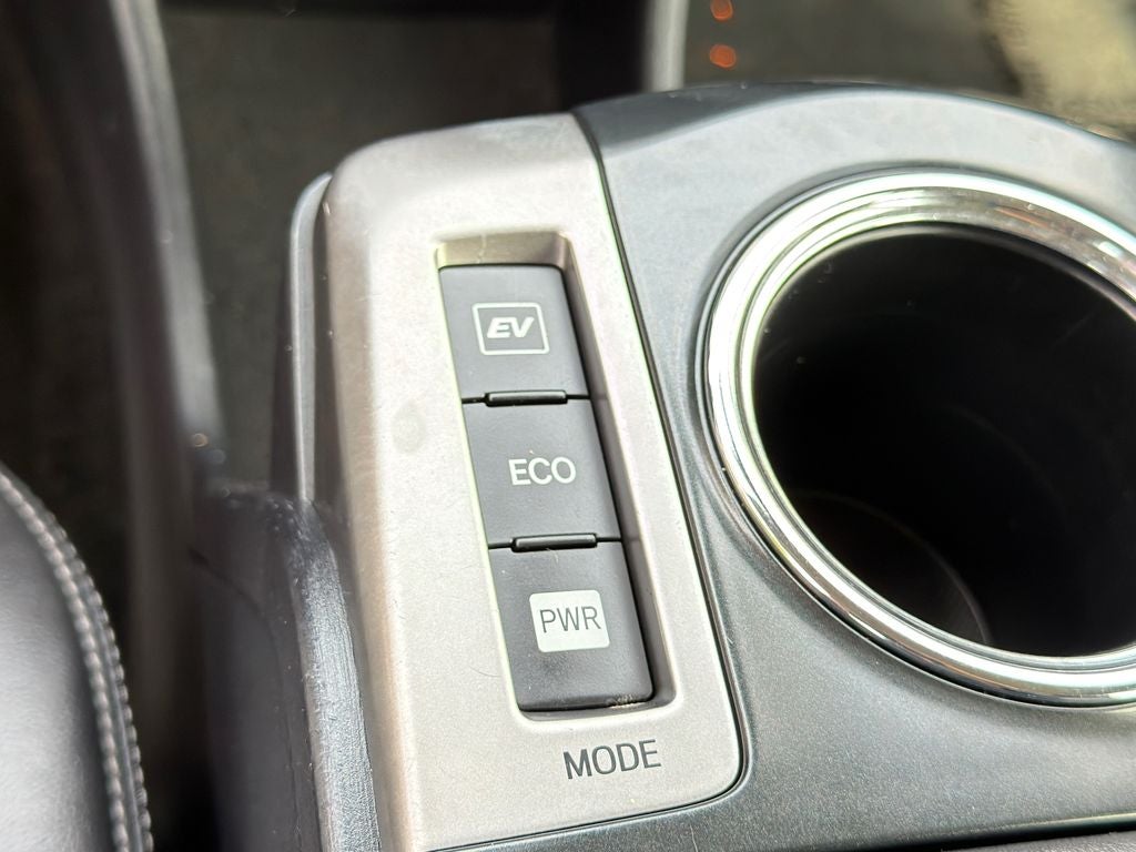 2015 Toyota Prius v Five