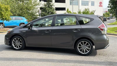 2015 Toyota Prius v Five