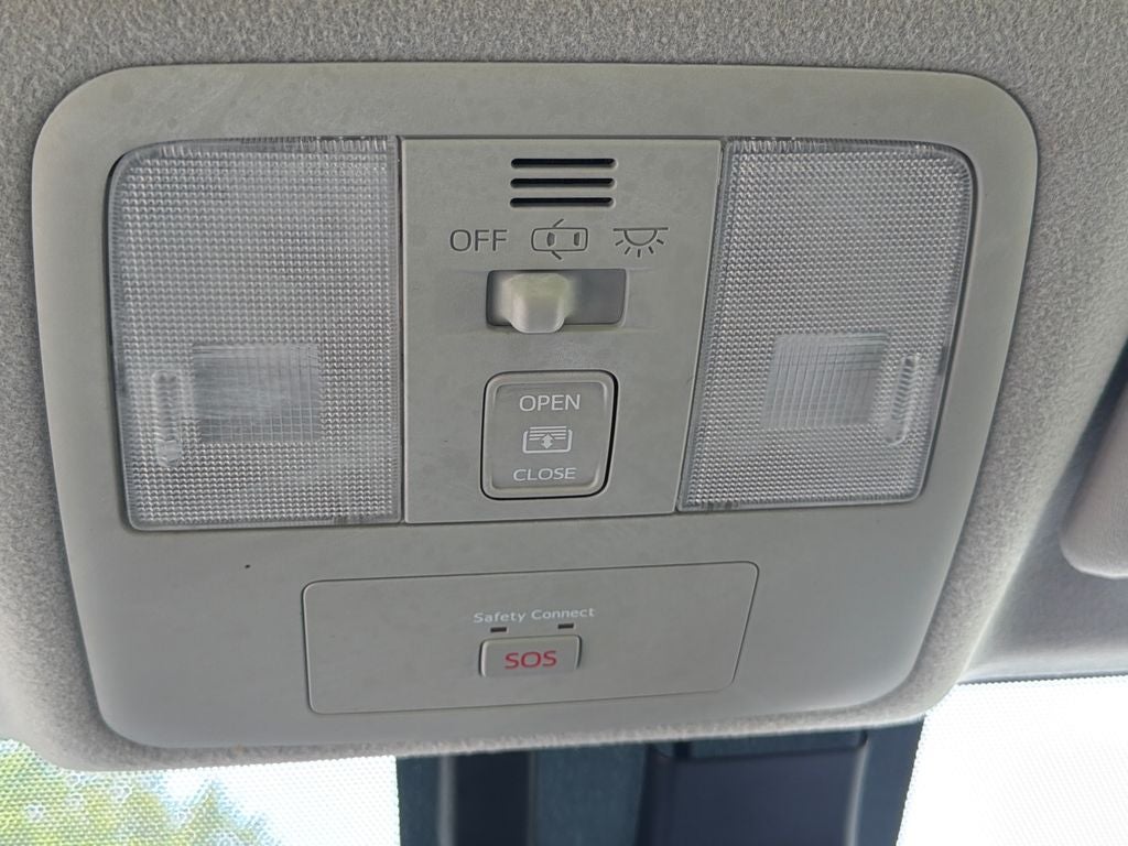2015 Toyota Prius v Five