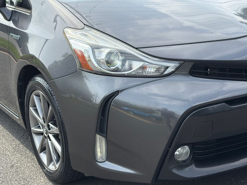 2015 Toyota Prius v Five