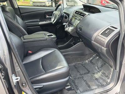 2015 Toyota Prius v Five