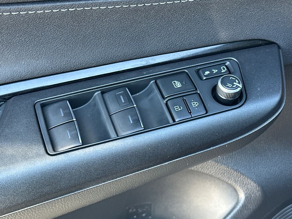 2023 Toyota Venza LE