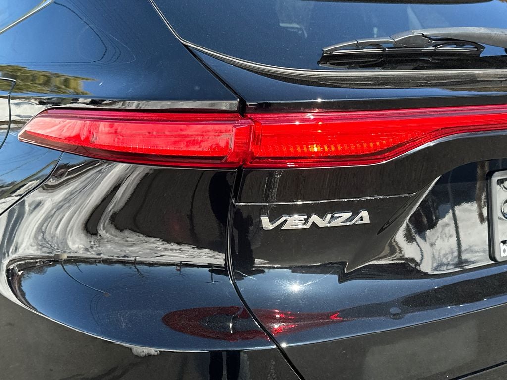 2023 Toyota Venza LE